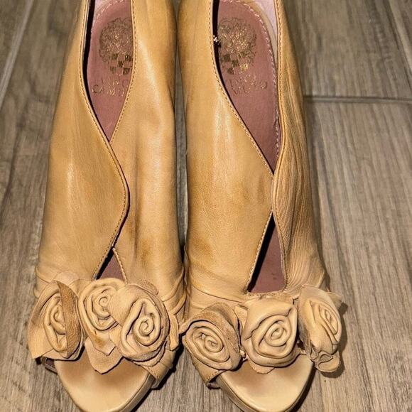 Vince Camuto Tan Leather Open-Toe Heels with Rose Detail - Picture 1 of 4